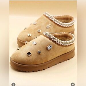 Top Moda Women's Studded Charm Platform Mule Slippers Tan Size 6 New